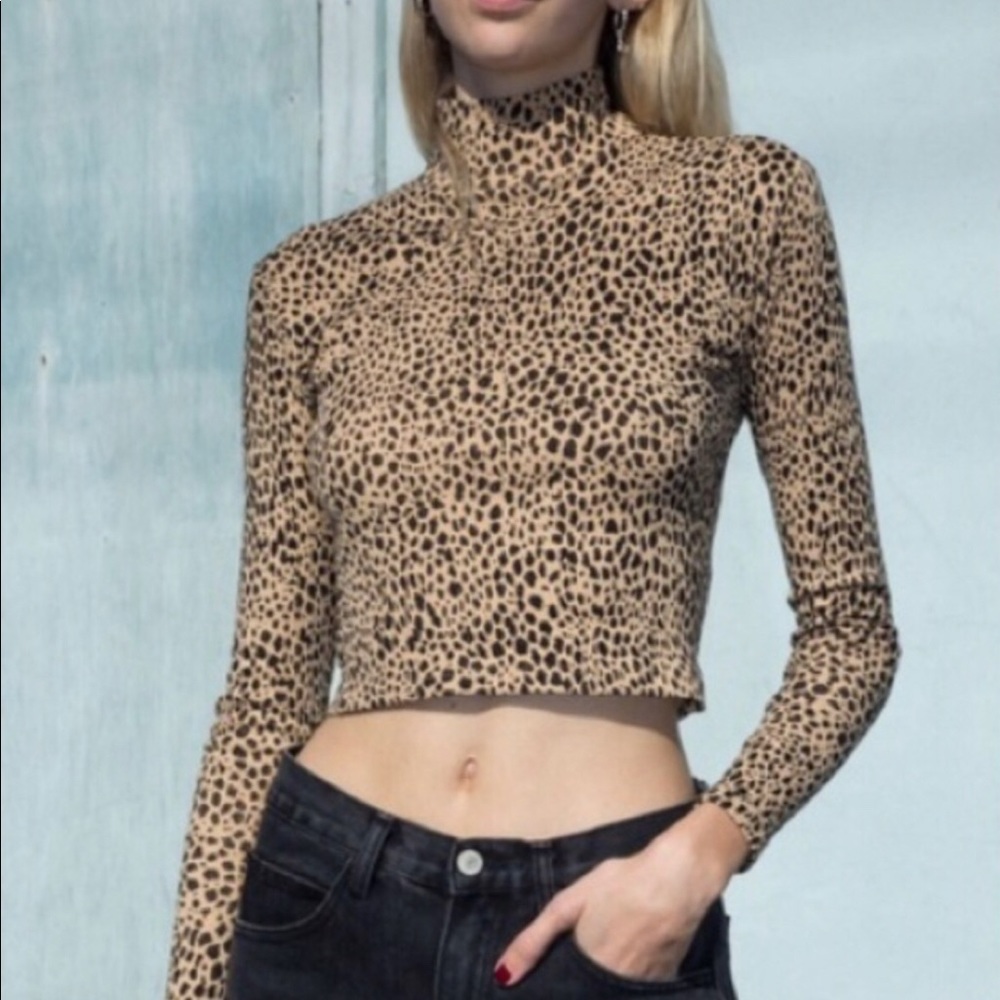 Brandy Melville Daniela Turtleneck Top